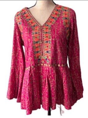 Embroidered V-Neck Peplum Tunic in Bright Pink
